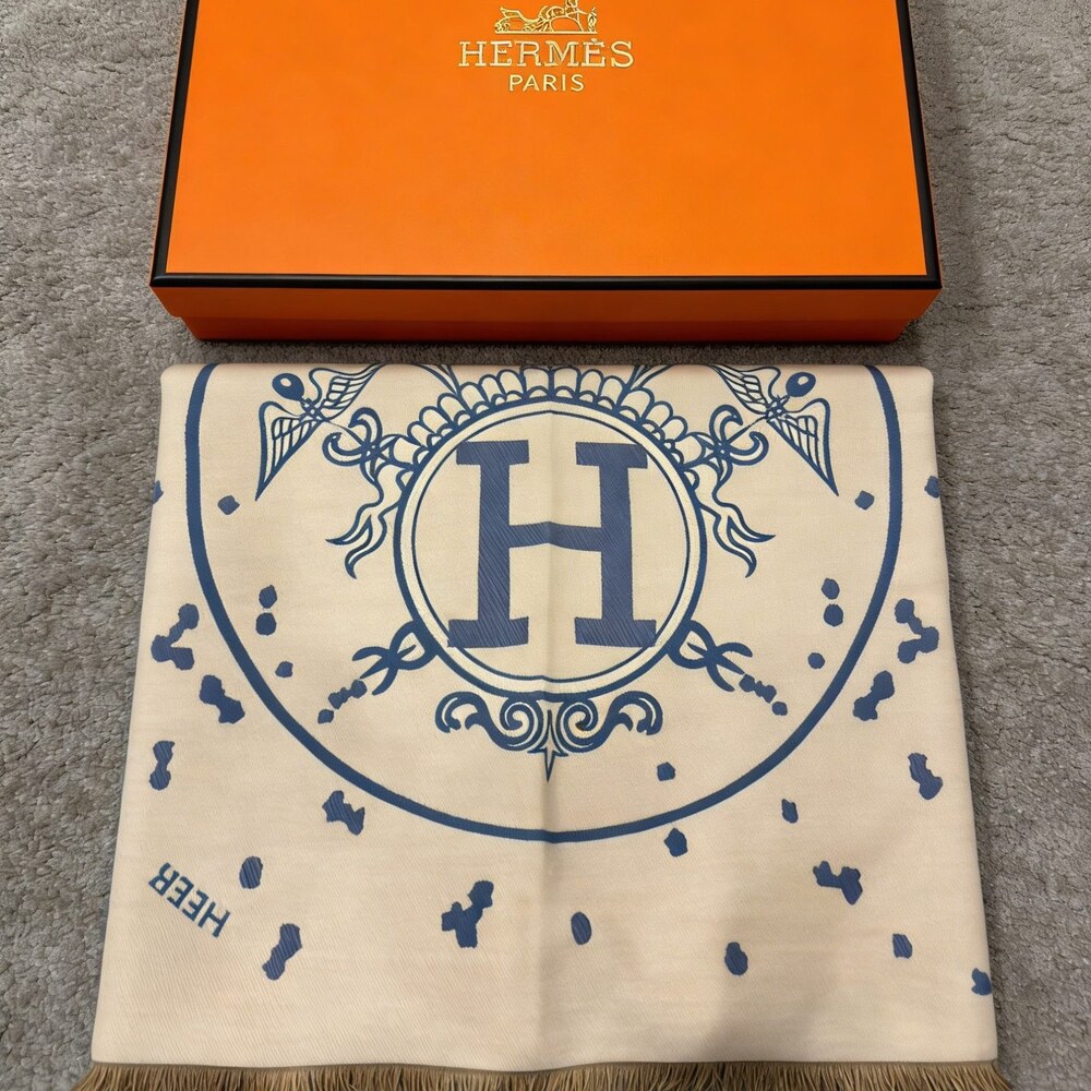 Hermes Blue Gold-Tone H Medallion Scarf - Picture 4 of 4